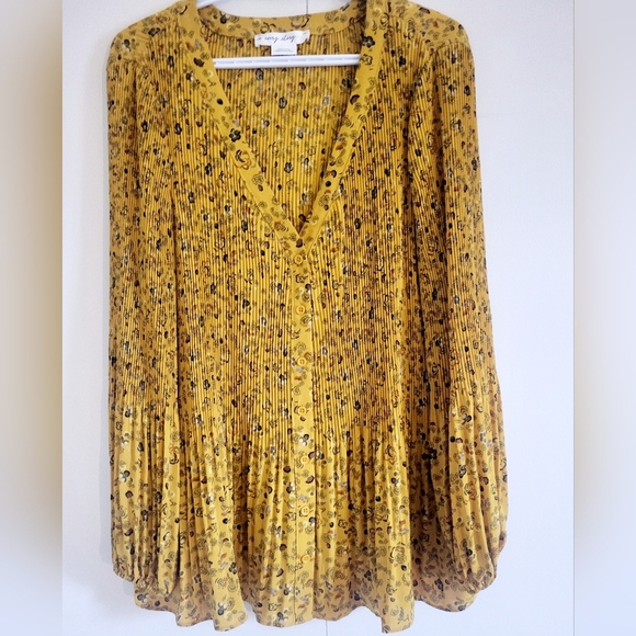 Floral Yellow Blouse - Picture 2 of 7